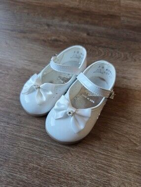 Vintage Dyna Kids Mary Jane White Baby Toddler Girl Flats with Bow, size 3